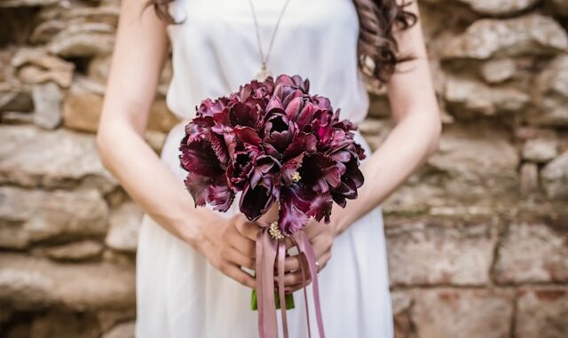 como-organizar-casamento-noiva-com-buque Como organizar um casamento noiva com buque